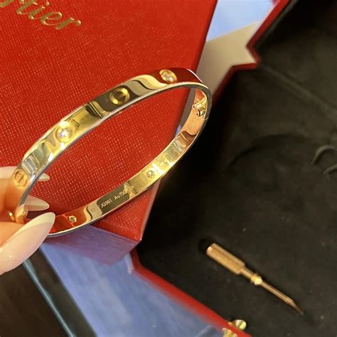 cartier love bracelet 4 diamonds - cartier 750 bracelet with diamonds.